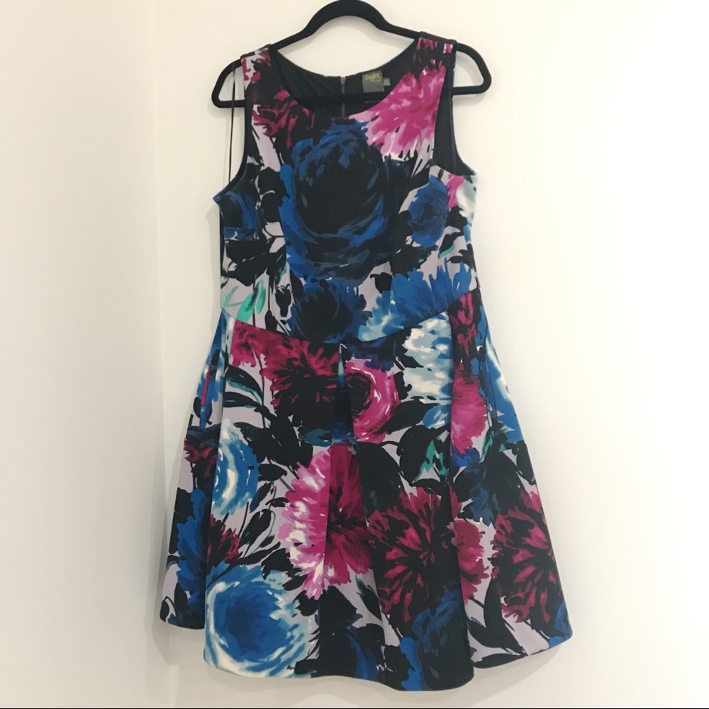 Taylor Woman Floral Dress